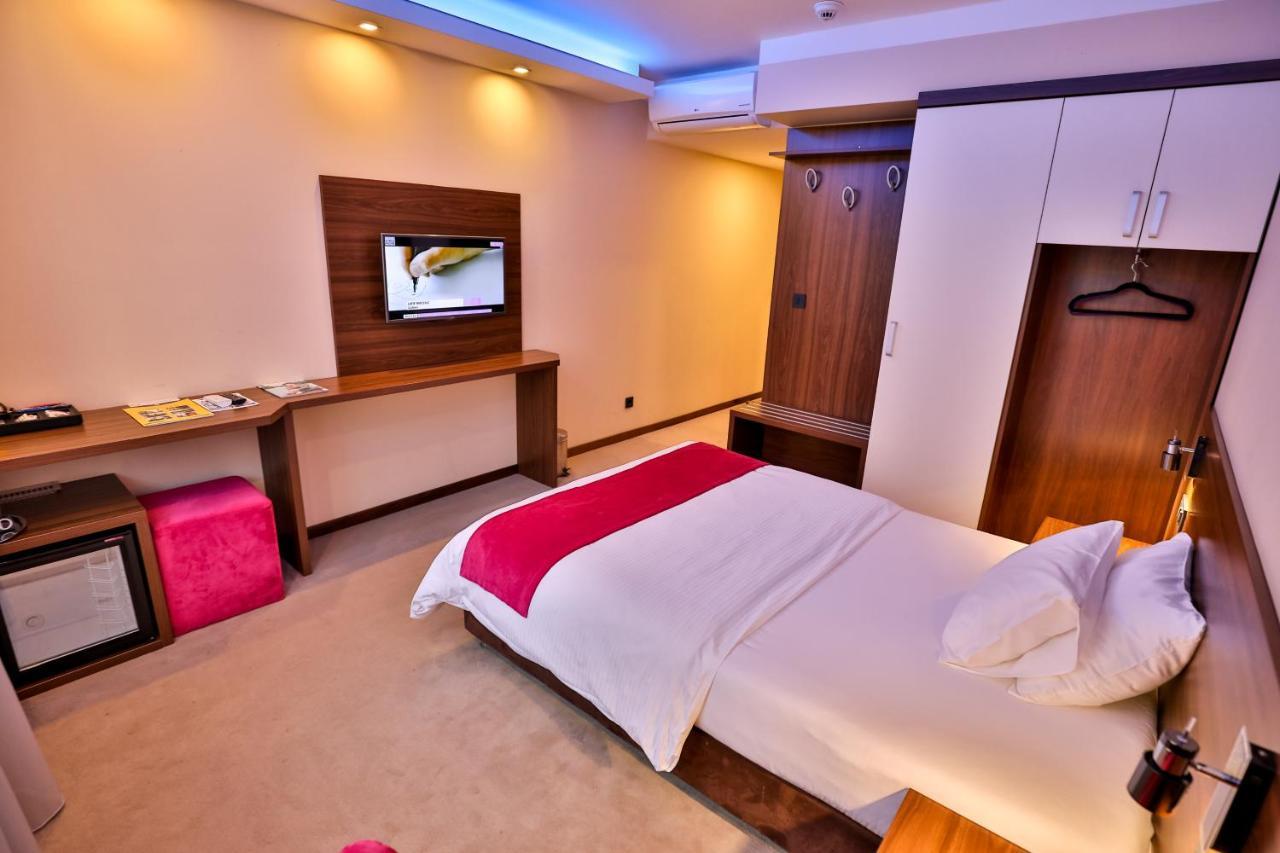 Boutique Hotel Golden Star Tuzla Eksteriør bilde